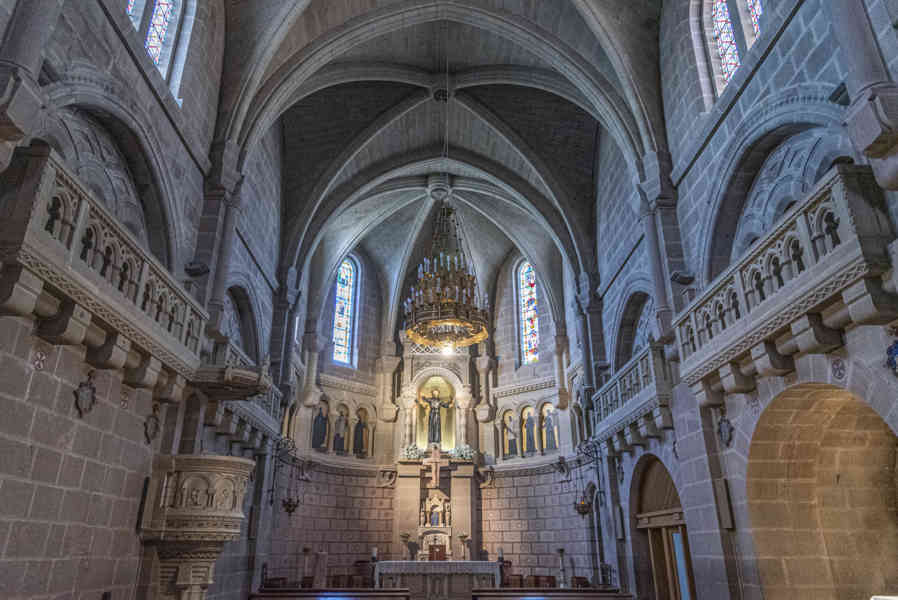 Comunidad Foral de Navarra 118 - Javier - castillo de Javier - basílica de San Francisco Javier.jpg
